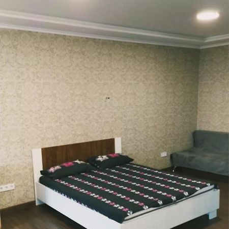 Квартира Рядом С Вокзалом Dnipro Exterior foto
